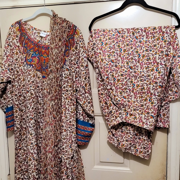 Kurti, Dhoti & Dupatta - Picture 2 of 11